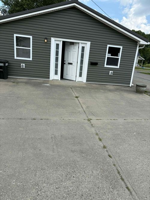 1206 W Shelby St, Falmouth, KY, 41040-1048 | Card Image