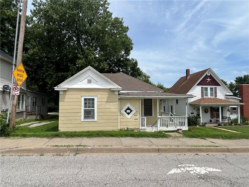 525 S Crysler Ave, Independence, MO, 64052-4045 | Card Image
