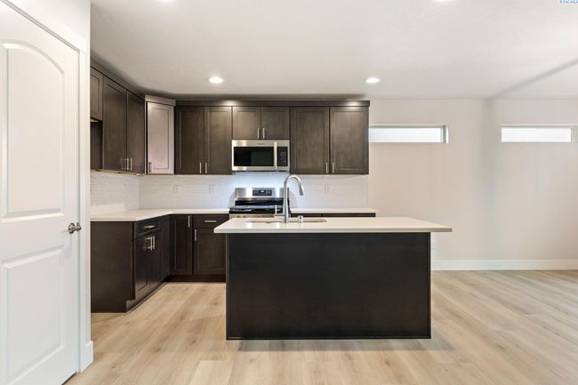 10402 Kokanee Dr, House other with 3 bedrooms, 2 bathrooms and 3 parking in Pasco WA | Image 14