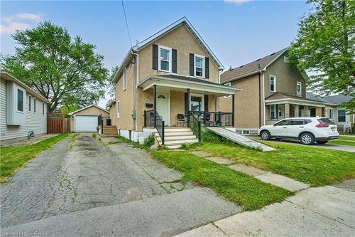 69 Park St, Welland, ON, L3B4M4 | Card Image