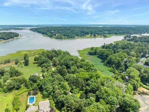 31 Factory Pond Rd, Locust Valley, NY, 11560-1404 | Card Image