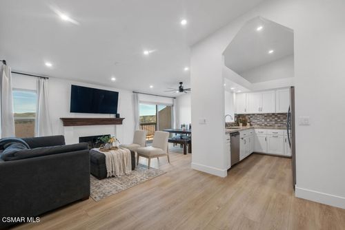 845 Warwick Ave, Thousand Oaks, CA, 91360-3613 | Card Image