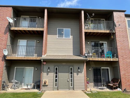 208-727 Elm Ln, Woodstock, IL, 60098-6704 | Card Image