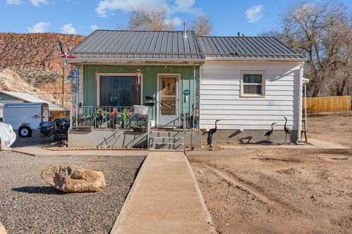 189 S 400 E, Cedar City, UT, 84720-3323 | Card Image