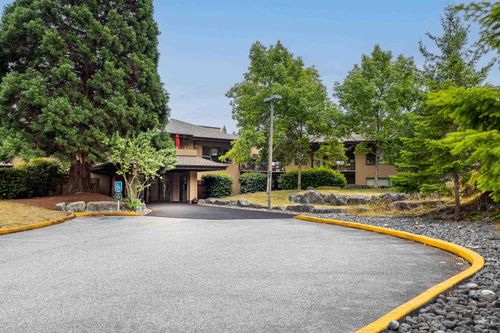 101-5855 Cowrie St, Sechelt, BC, V7Z0K1 | Card Image