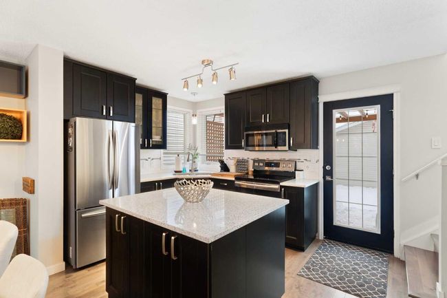 81 Prestwick Rise Se, Home with 3 bedrooms, 1 bathrooms and 2 parking in Calgary AB | Image 13