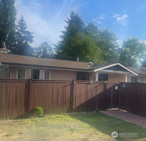 3322 Larch Way, Lynnwood, WA, 98036-7839 | Card Image