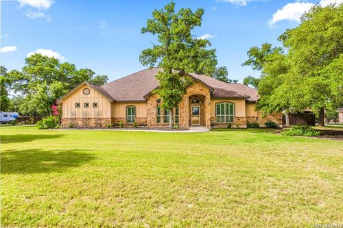 133 Copper Creek Dr, La Vernia, TX, 78121-4796 | Card Image