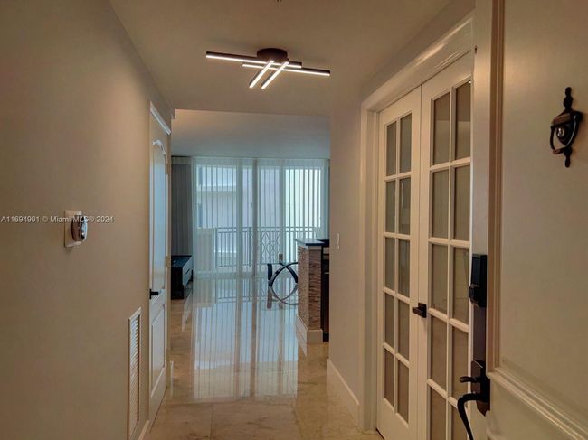 APT-1003 - 17555 Atlantic Blvd, Condo with 2 bedrooms, 2 bathrooms and null parking in Sunny Isles Beach FL | Image 6