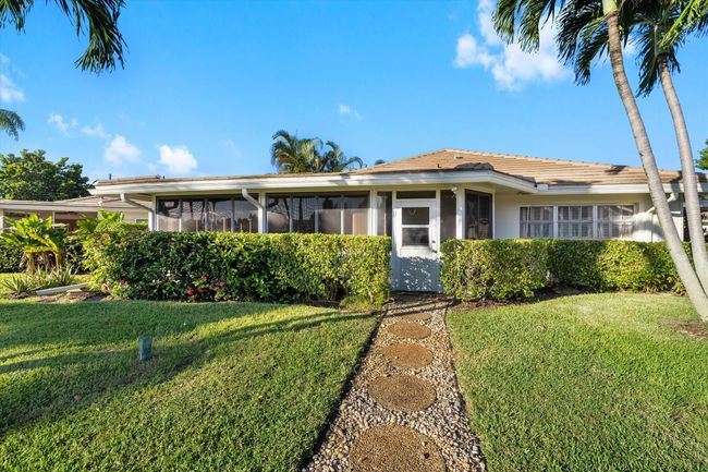 102 Villa Cir, Condo with 2 bedrooms, 2 bathrooms and null parking in Atlantis FL | Image 8