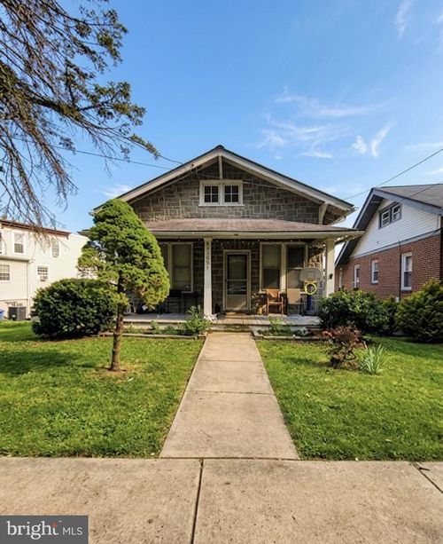 2551 Fairview Ave, READING, PA, 19606-2039 | Card Image