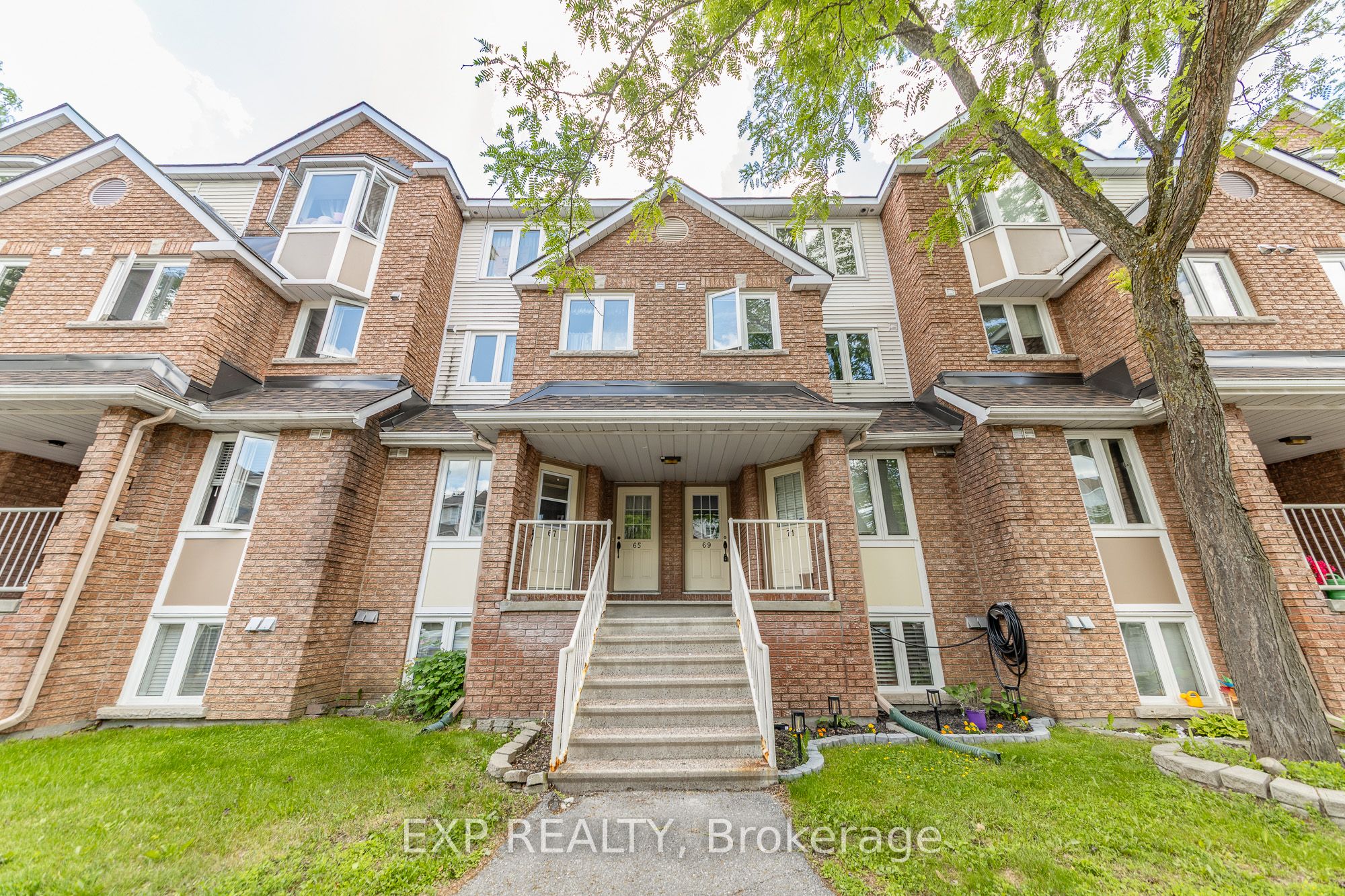 Residential in Hunt Club - South Keys and Area 3