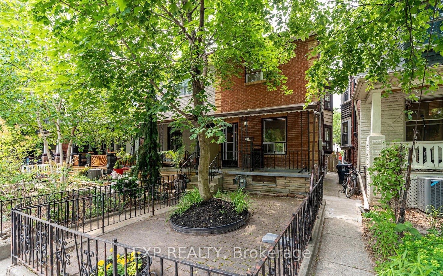 Residential Lease in Toronto C02