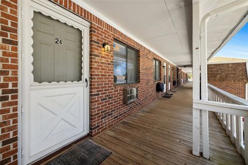 24-569 Smithfield Rd, North Providence, RI, 02904-3880 | Card Image