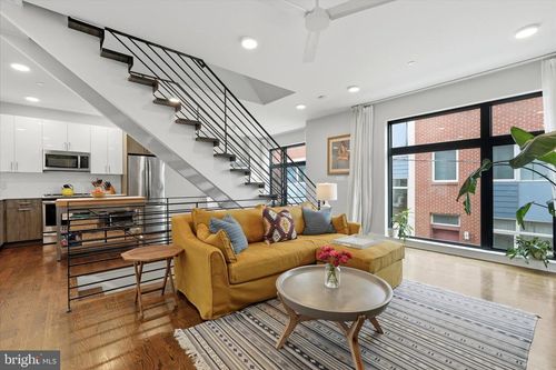 2735 W George St, PHILADELPHIA, PA, 19130-1210 | Card Image