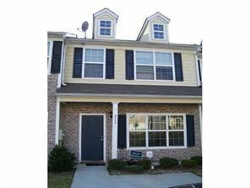4554 Parkway Cir, Atlanta, GA, 30349-9402 | Card Image