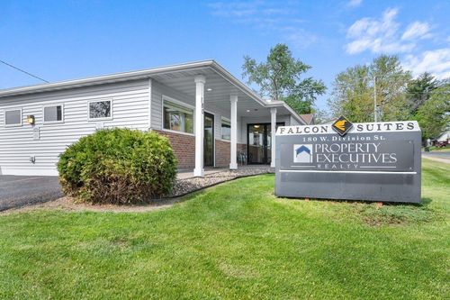 180 W Division St, RIVER FALLS, WI, 54022-2149 | Card Image