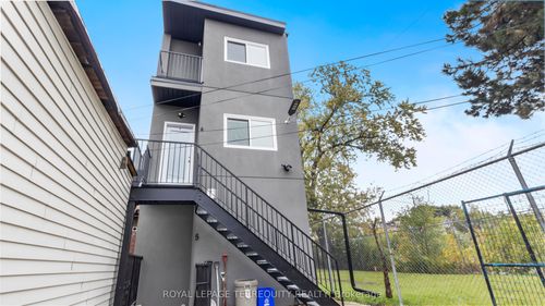 4-646 Lansdowne Ave, Toronto, ON, M6H3Y7 | Card Image