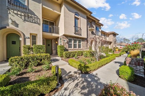 28472 Herrera St, Valencia, CA, 91354-3059 | Card Image