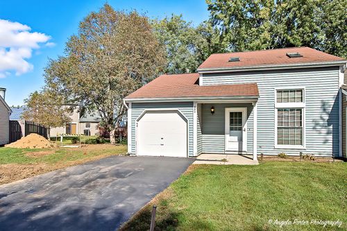 624 Yale Ln, Island Lake, IL, 60042-9110 | Card Image