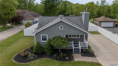 541 Lake Ave, Lancaster, NY, 14086-9300 | Card Image