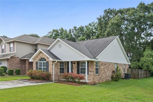 8109 Beretta Dr, Theodore, AL, 36582-7319 | Card Image
