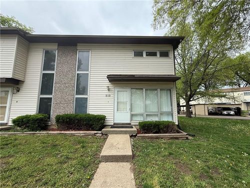 919 N 70th Ter, Kansas City, KS, 66112-3014 | Card Image