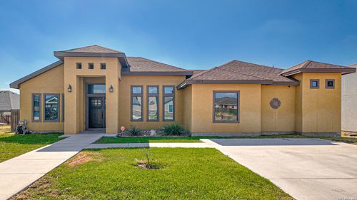 2317 Hunter St, Eagle Pass, TX, 78852-3684 | Card Image