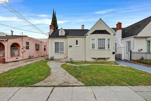 1833 108th Ave, Oakland, CA, 94603-3909 | Card Image