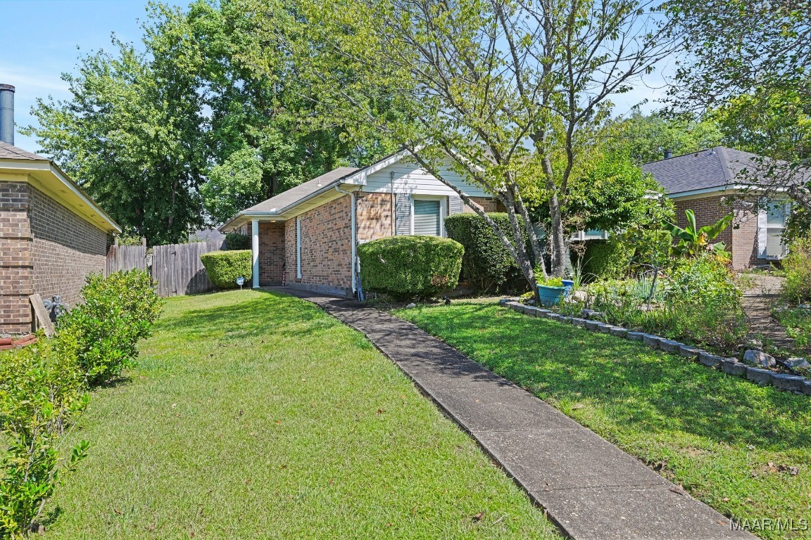Young Farm Ct, Montgomery, AL 36106
