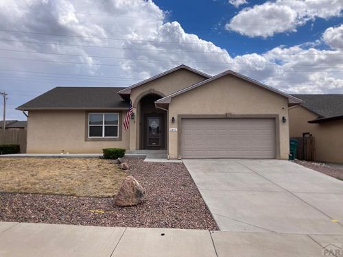 2212 Crestwood Ln, Pueblo, CO, 81008-2851 | Card Image