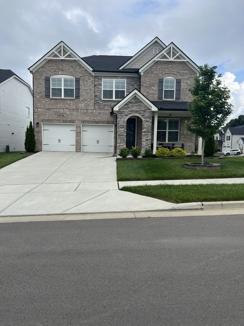 215 Heartland Dr, Mount Juliet, TN, 37122-1042 | Card Image