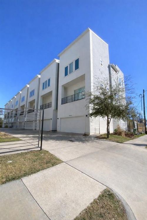 a-808 Fisher St, Houston, TX, 77018-5344 | Card Image