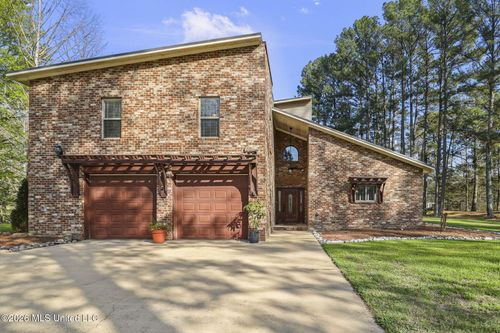 185 Neal Rd W, Florence, MS, 39073-9677 | Card Image