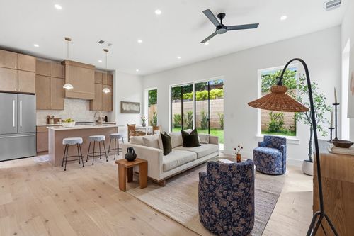 2-2009 Payne Ave, Austin, TX, 78757-3205 | Card Image