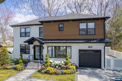 1013 Boulevard, New Milford, NJ, 07646-2404 | Card Image