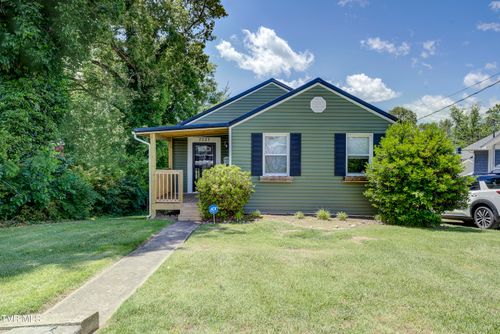 1321 Pineola Ave, Kingsport, TN, 37664-2526 | Card Image