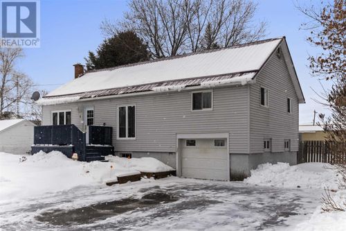 5 Forest St, Iron Bridge, ON, P0R1H0 | Card Image