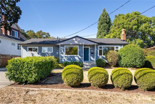 916 Burnside Rd W, Saanich, BC, V8Z1N2 | Card Image