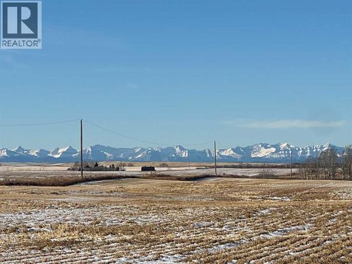 0 338 Ave E, Rural Foothills County, AB, T1V1N3 | Card Image