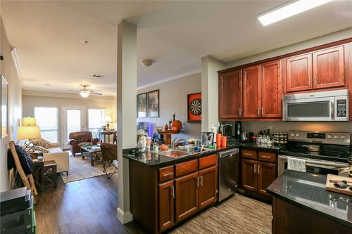 apt-204-910 W 25th St, Austin, TX, 78705-4430 | Card Image
