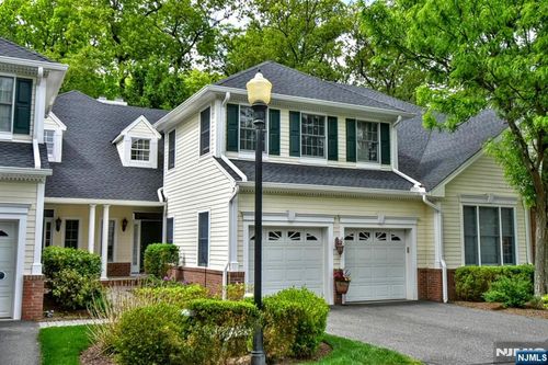804 Fieldstone Ter, Wyckoff, NJ, 07481-3508 | Card Image