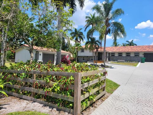 11081 Sw 30th Ct, Davie, FL, 33328-1520 | Card Image
