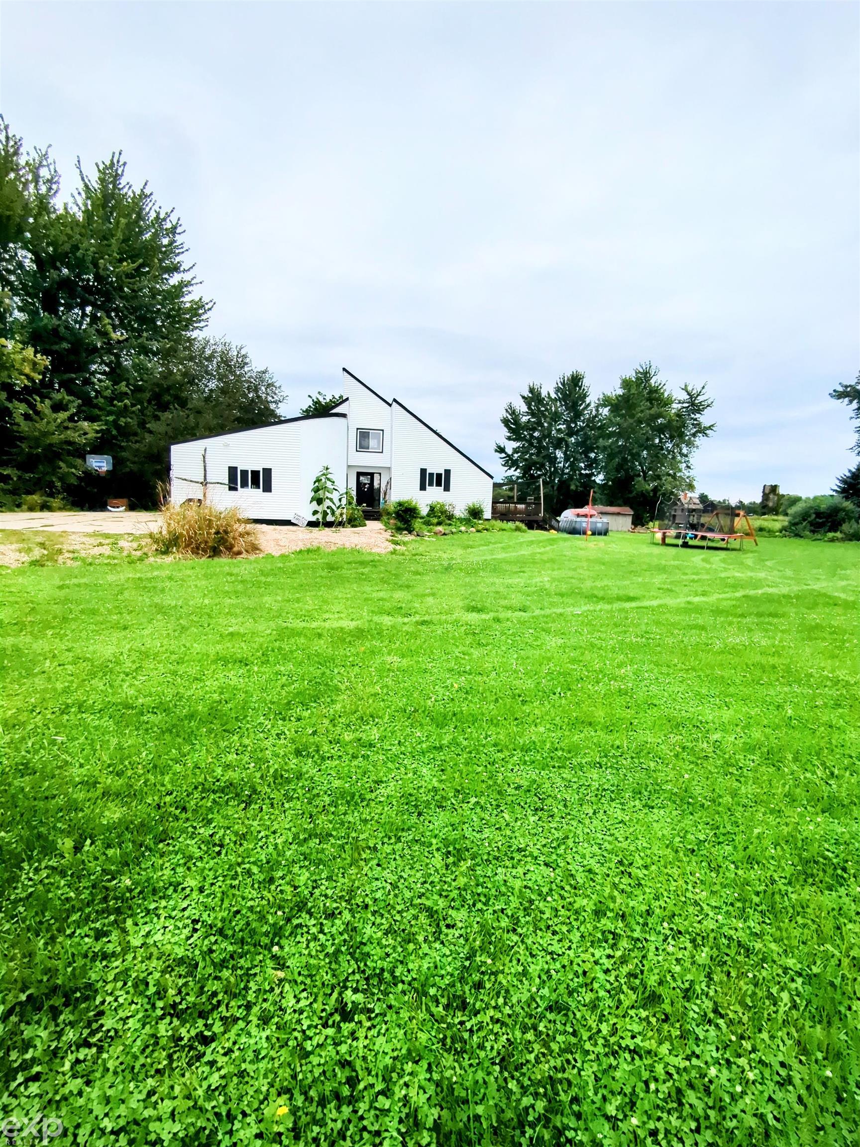Coon Creek Rd, Armada, MI 48005