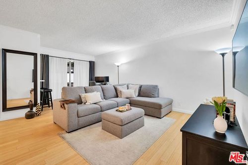 102-5651 Sumner Way, Culver City, CA, 90230-6844 | Card Image