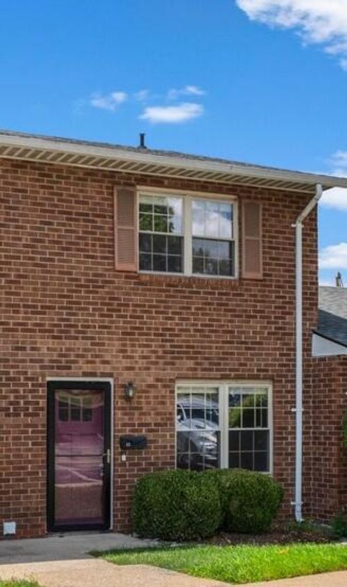 45-3500 Warwick Dr, Lexington, KY, 40517-2200 | Card Image