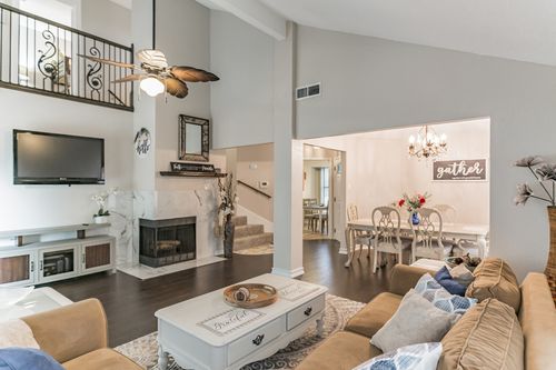 10203 Ridge Oak St, Dallas, TX, 75227-7663 | Card Image