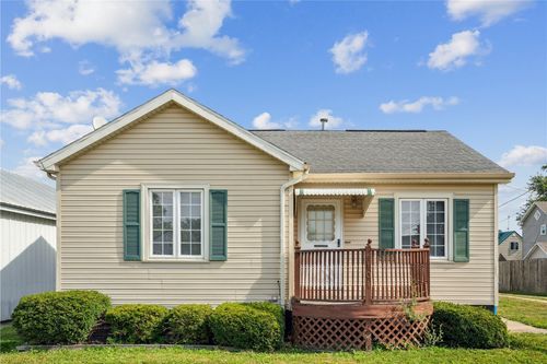 104 N Main St, Stanwood, IA, 52337-9630 | Card Image