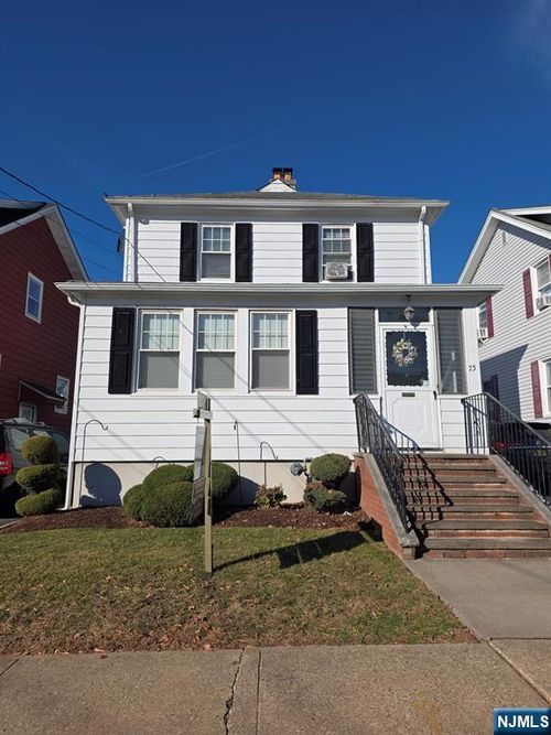 75 Forest St, North Arlington, NJ, 07031-6529 | Card Image