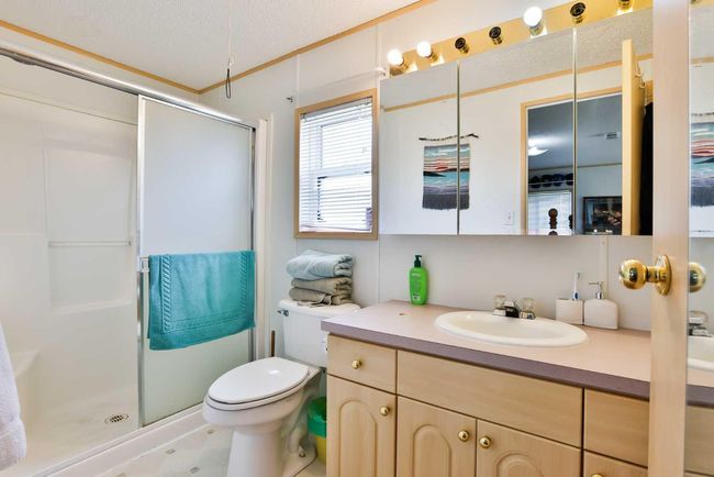 3.43 Acres, House other with 4 bedrooms, 3 bathrooms and null parking in Raymond AB | Image 47